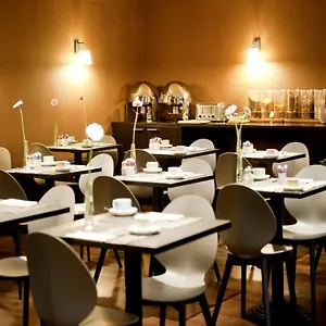 New Charlemagne Otel